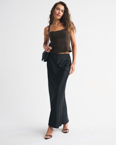 Falda larga de satén de tiro alto