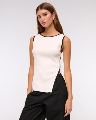 Top de tirantes tipo suéter con botones asimétricos